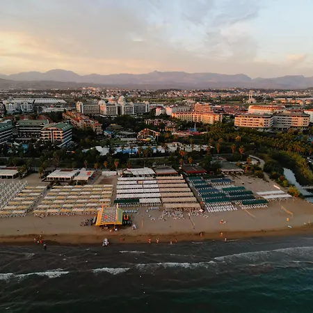 Castival Resort Side