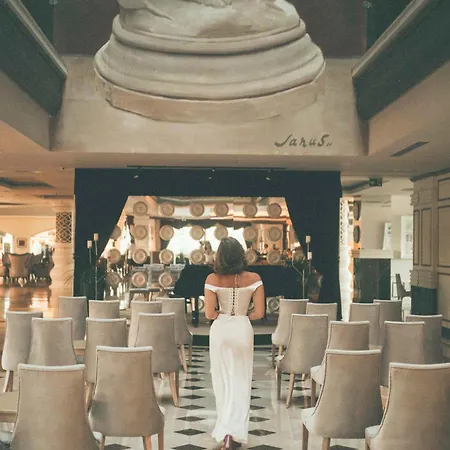 Castival Resort Side